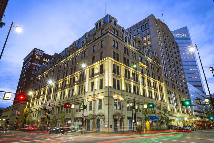 The Cincinnatian Hotel Curio Collection by Hilton