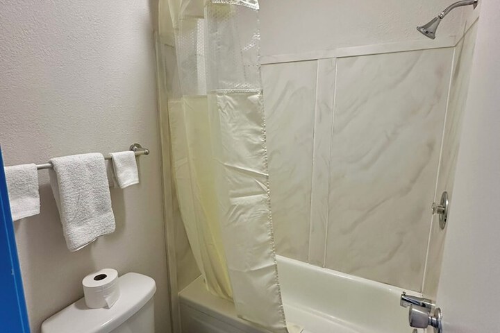 Room 14 of 19
