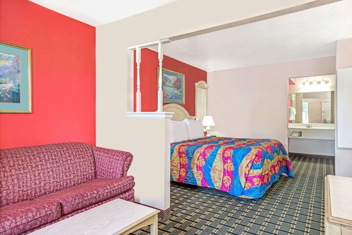 Room 12 of 14