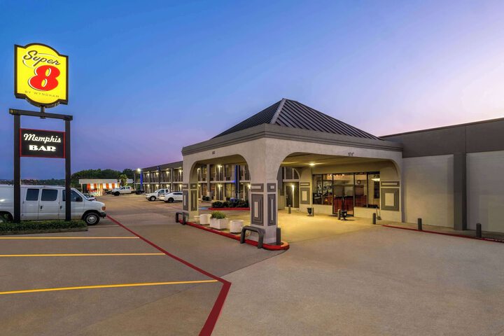 Super 8 by Wyndham Longview / North