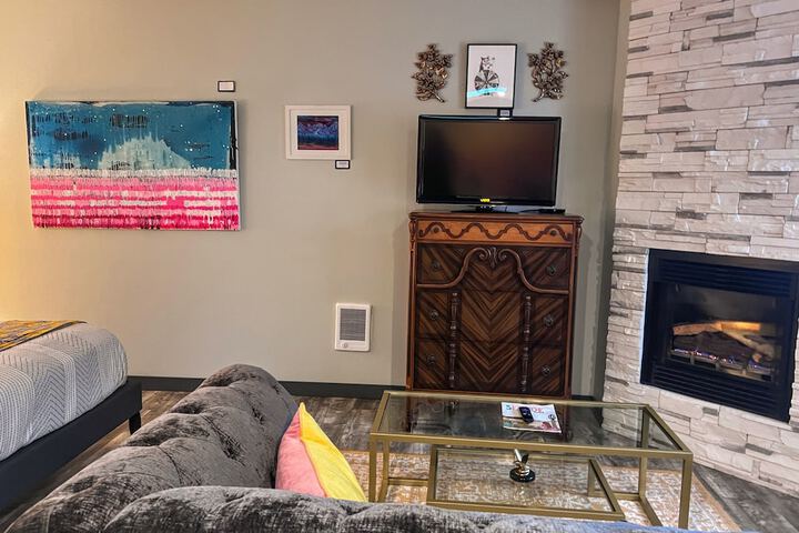 Room 8 of 28