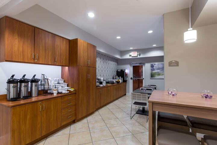 Microtel Inn & Suites by Wyndham Port Charlotte / Punta Gorda