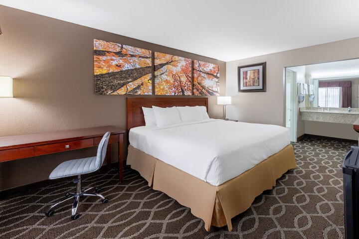 Room 6 of 26