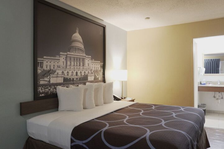 Room 7 of 14
