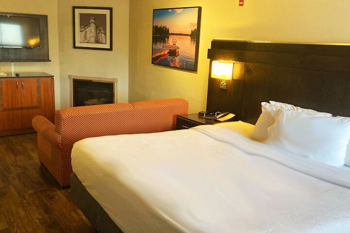 Riviera Inn and Suites 1000 Islands