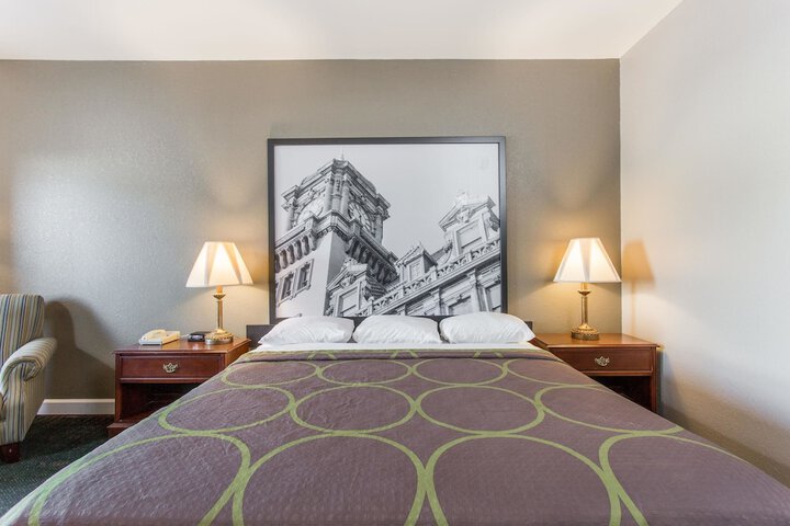 Room 5 of 19