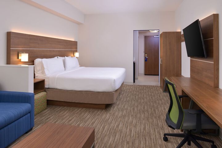 Room 15 of 27