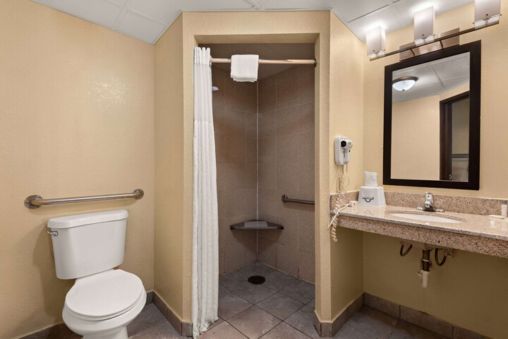 Days Inn by Wyndham Newton