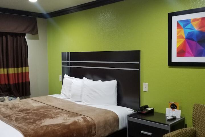 Room 28 of 47