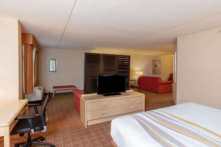 Room 16 of 34