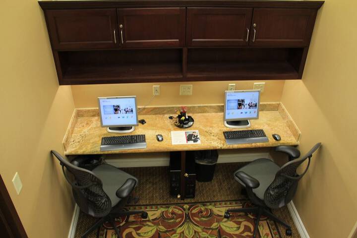 Business Center 59 of 59