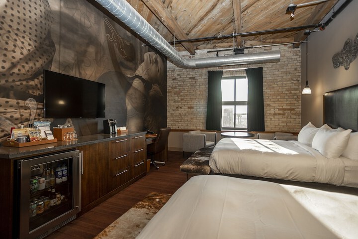 The Iron Horse Hotel