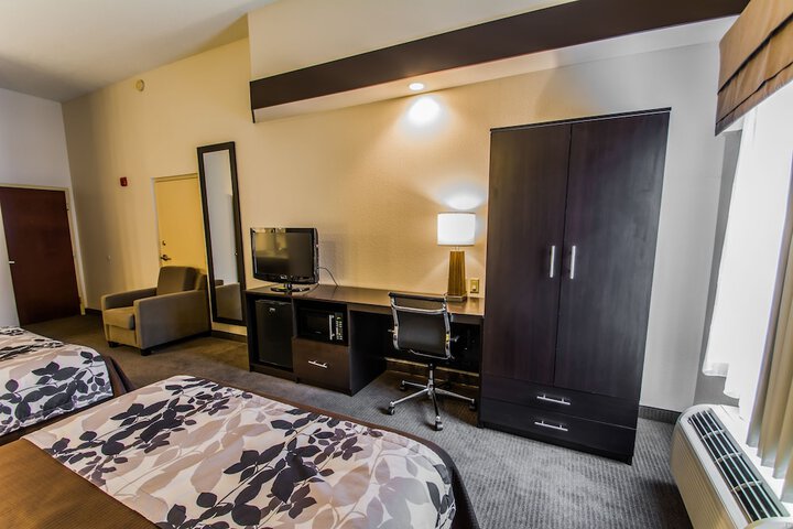 Room 28 of 41