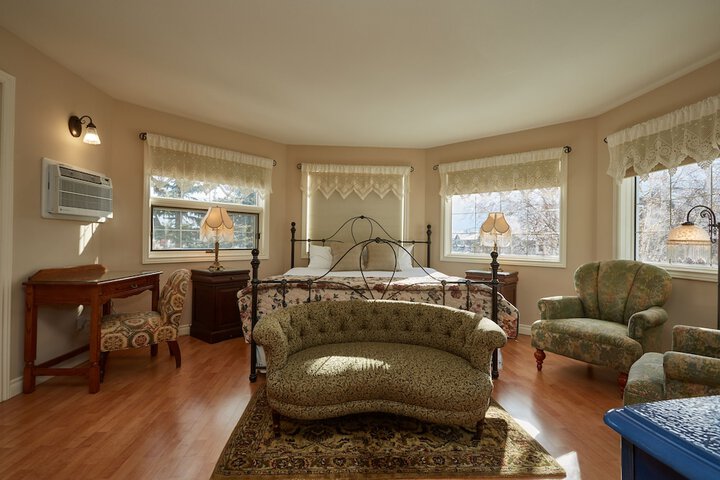 The Lady MacDonald Country Inn