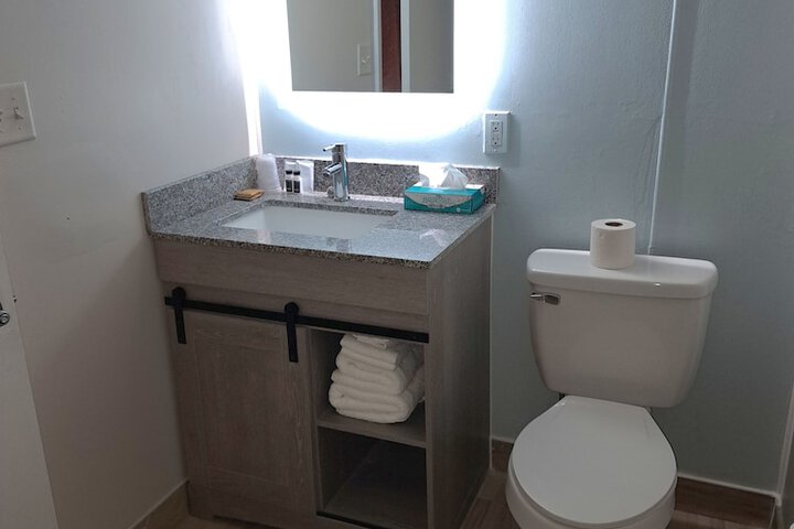 Room 7 of 25