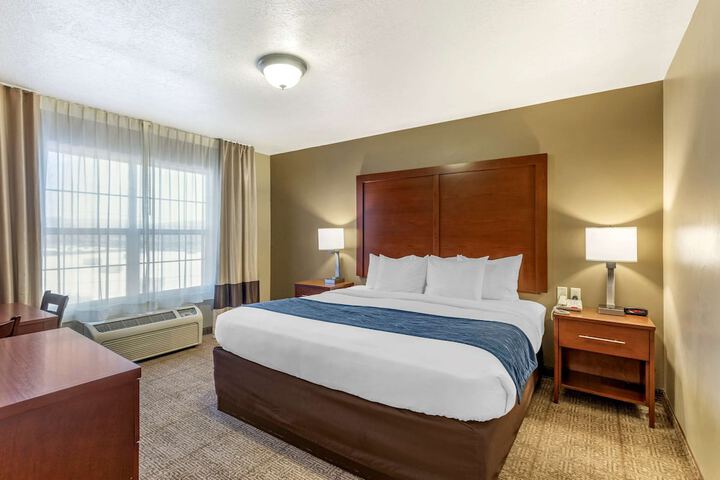 Room 9 of 32