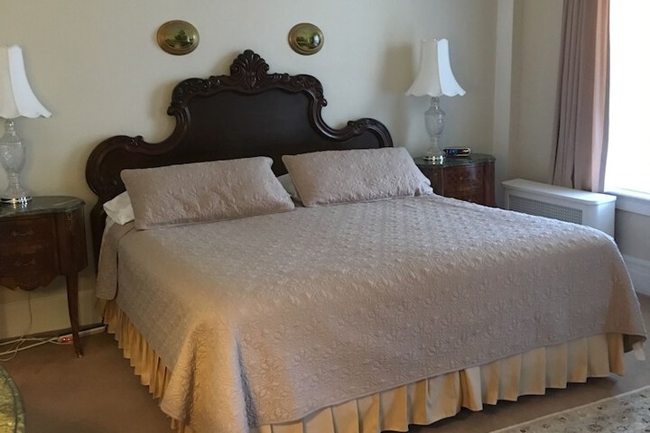 Room 15 of 19