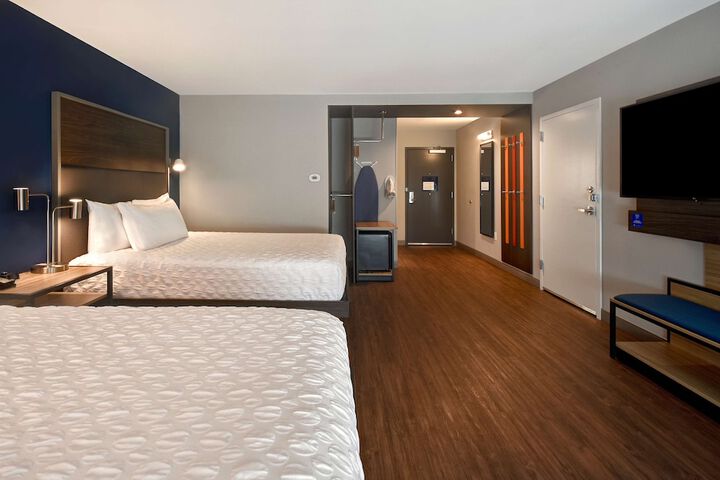 Room 18 of 37