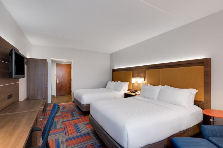 Room 11 of 25