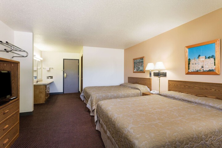 Room 22 of 37