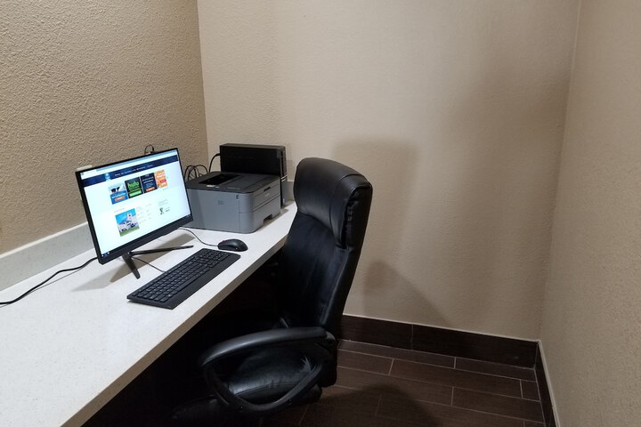 Business Center 33 of 33