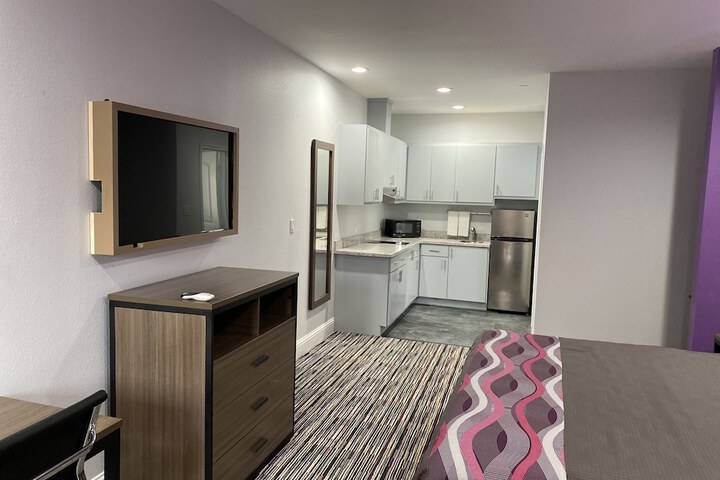 Room 6 of 23