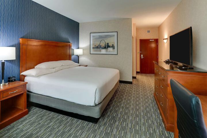Room 11 of 48