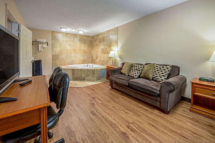 Room 21 of 28