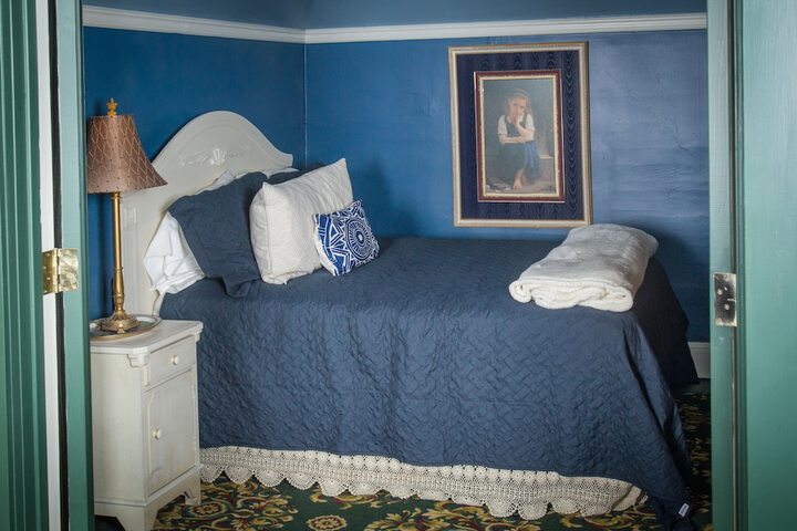Room 11 of 20
