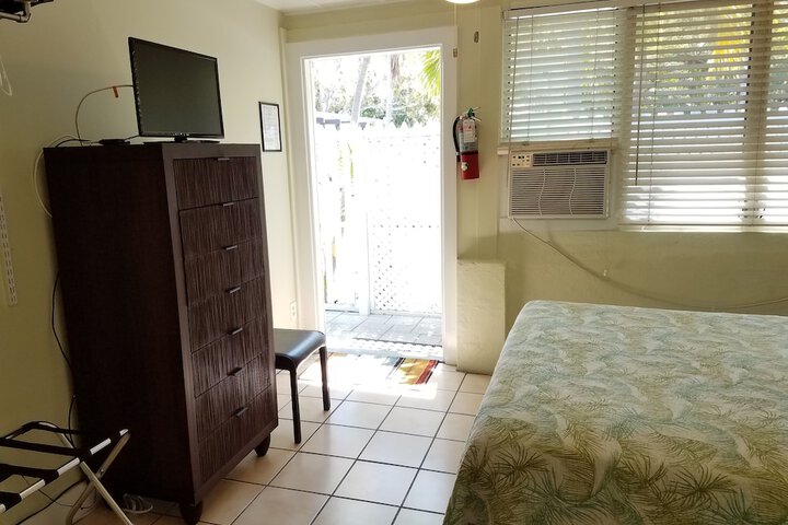 Room 34 of 218