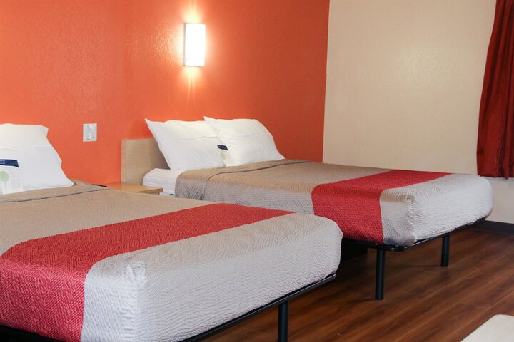Room 17 of 28