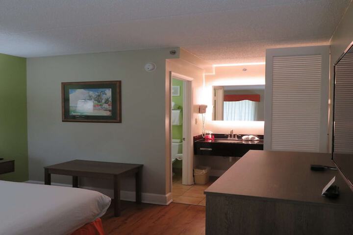 Room 35 of 47