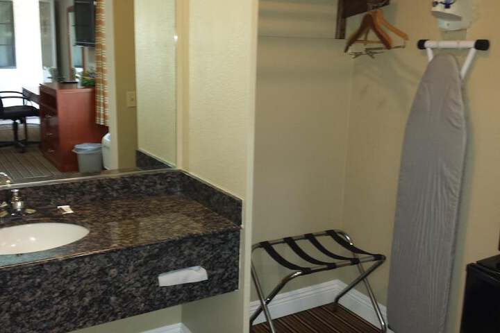 Room 25 of 26