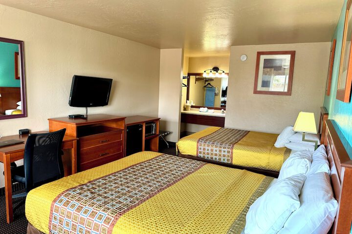 Room 32 of 32