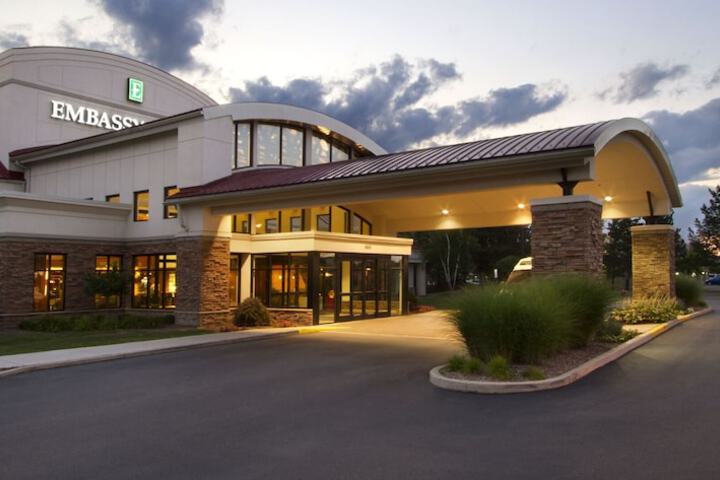 Embassy Suites by Hilton Detroit Metro Airport