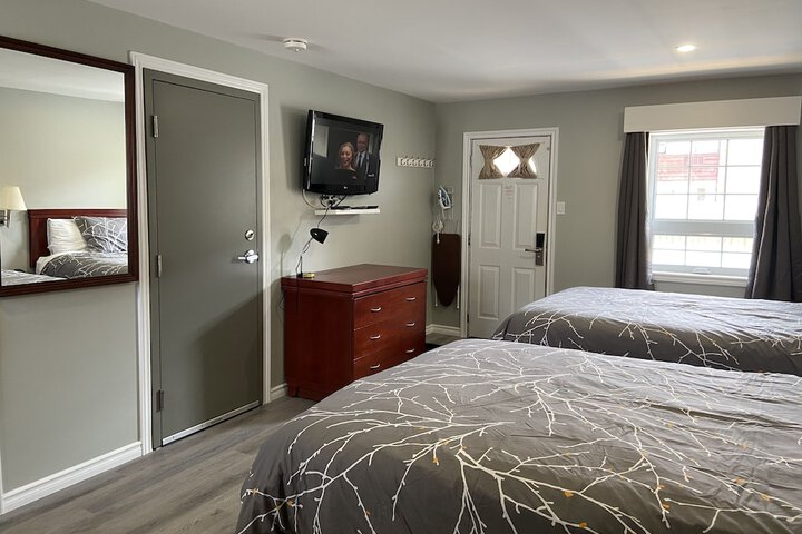 Room 64 of 94