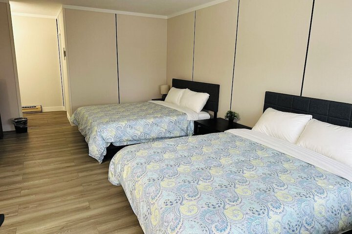 Room 2 of 9