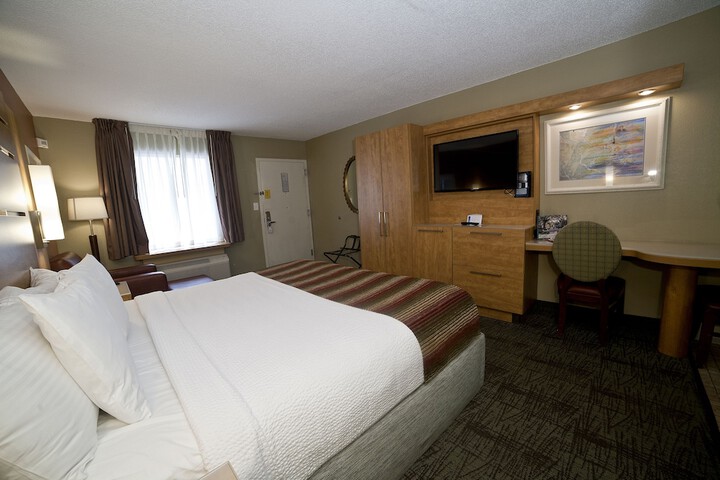DeSoto Beach Hotel