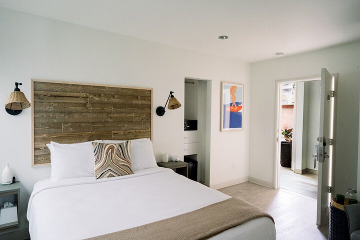 Room 10 of 38