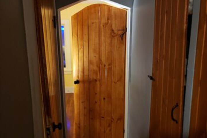 Amazing 5 Bedroom Downtown Ferndale House