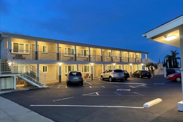 Hi View Inn & Suites