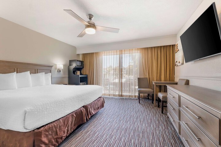 Room 22 of 32