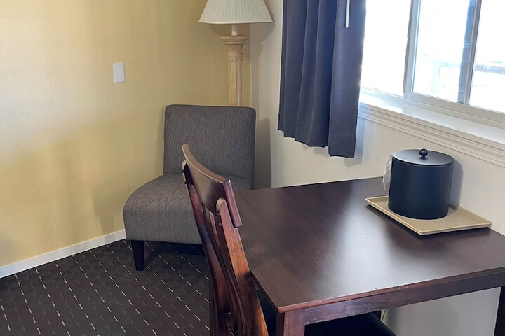 Room 70 of 143