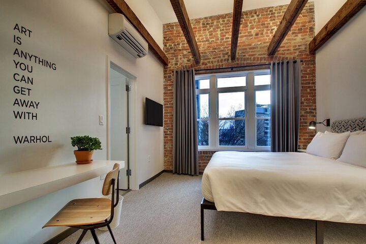 Room 80 of 111