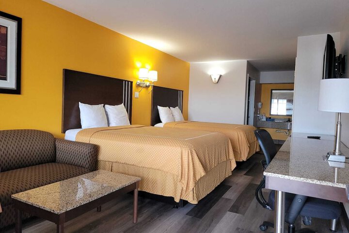 Room 40 of 83