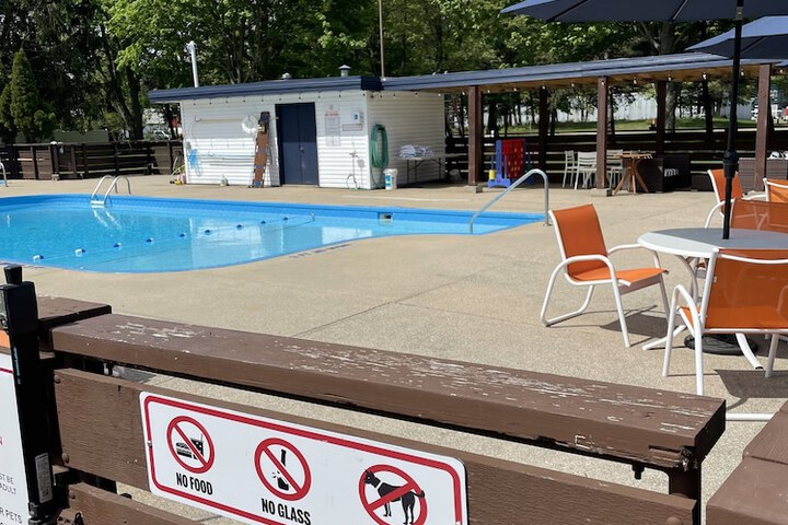 Pool 11 of 60