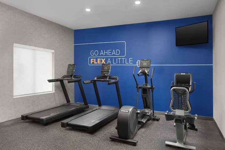 Holiday Inn Express Hotel & Suites DFW West - Hurst by IHG