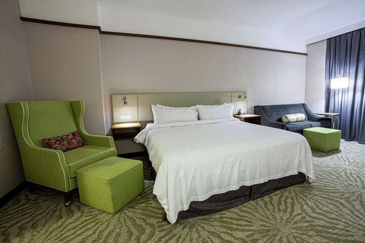 Room 10 of 36