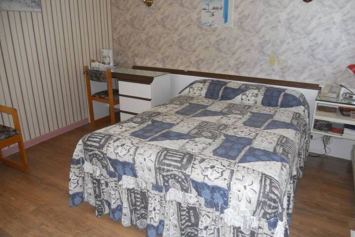 Room 37 of 48