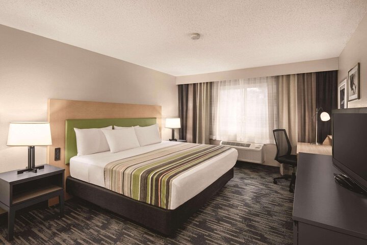 Country Inn & Suites by Radisson Northfield, MN